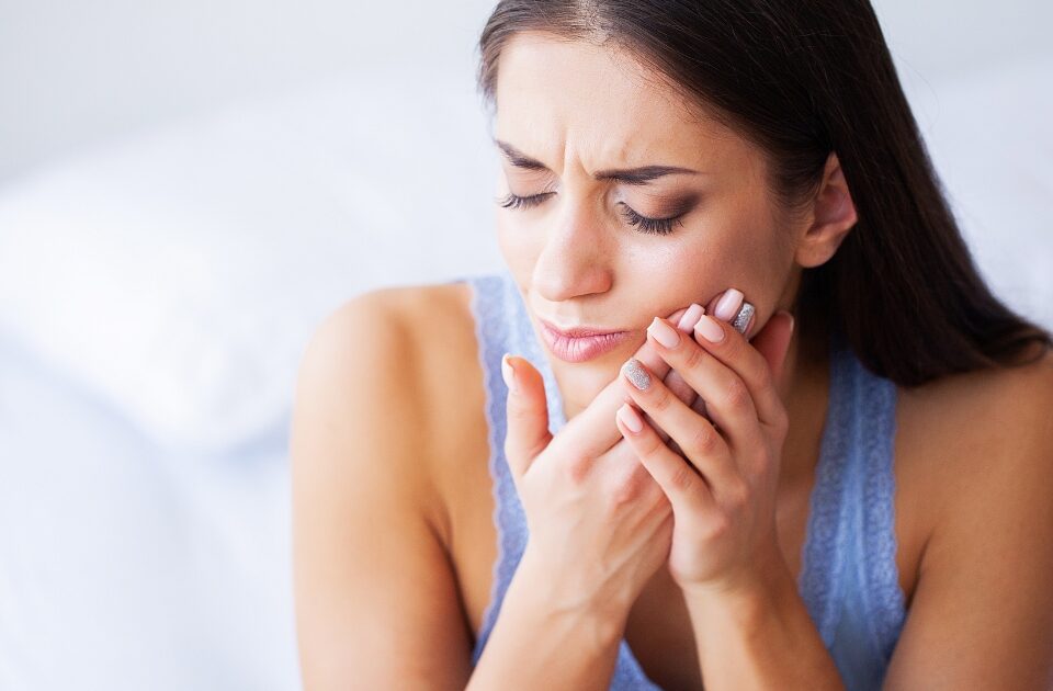how to relieve a toothache — featured image